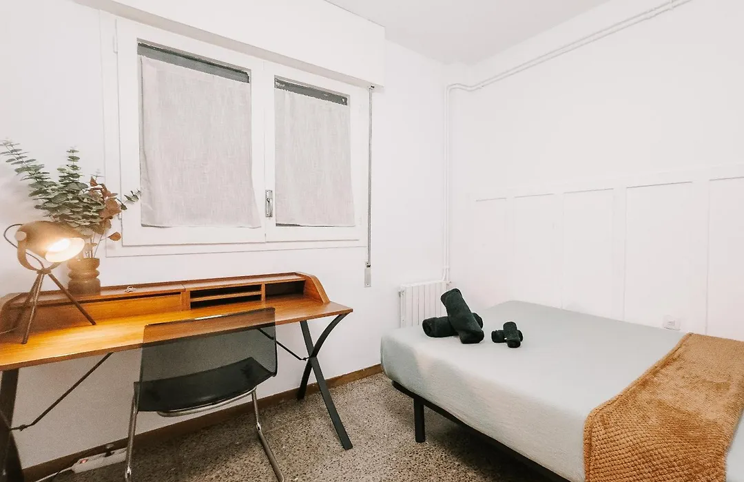 Rooms In Apartment Near Gracia-1