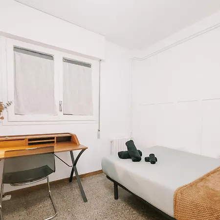 Rooms In Apartment Near Gracia-3